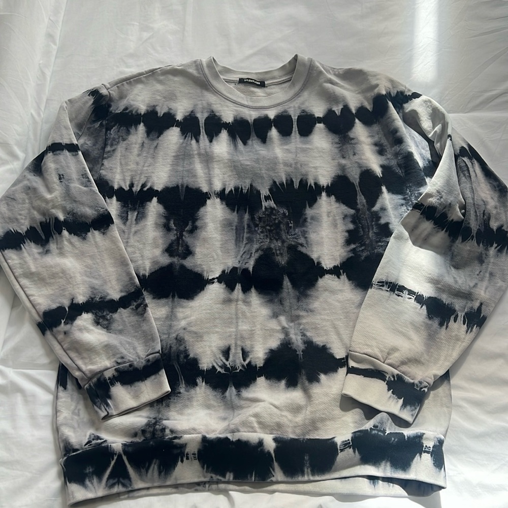 Talentless unisex tie dye crewneck size L